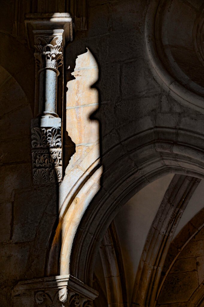 Fotografía de Francisco Toscano de la colección Soliloquios, Alcobaça, Portugal, 2023